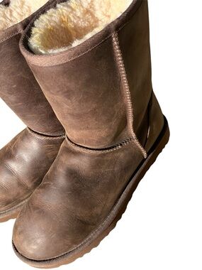 Classic Brown Ugg boots Leather